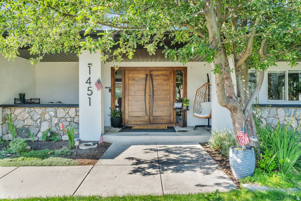 1451 E LONGDALE S DR photo 2