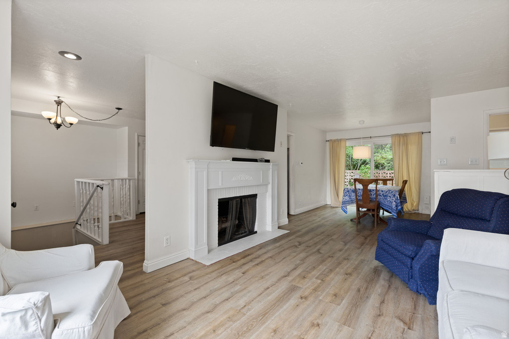 1288 CHERRY LN photo 4