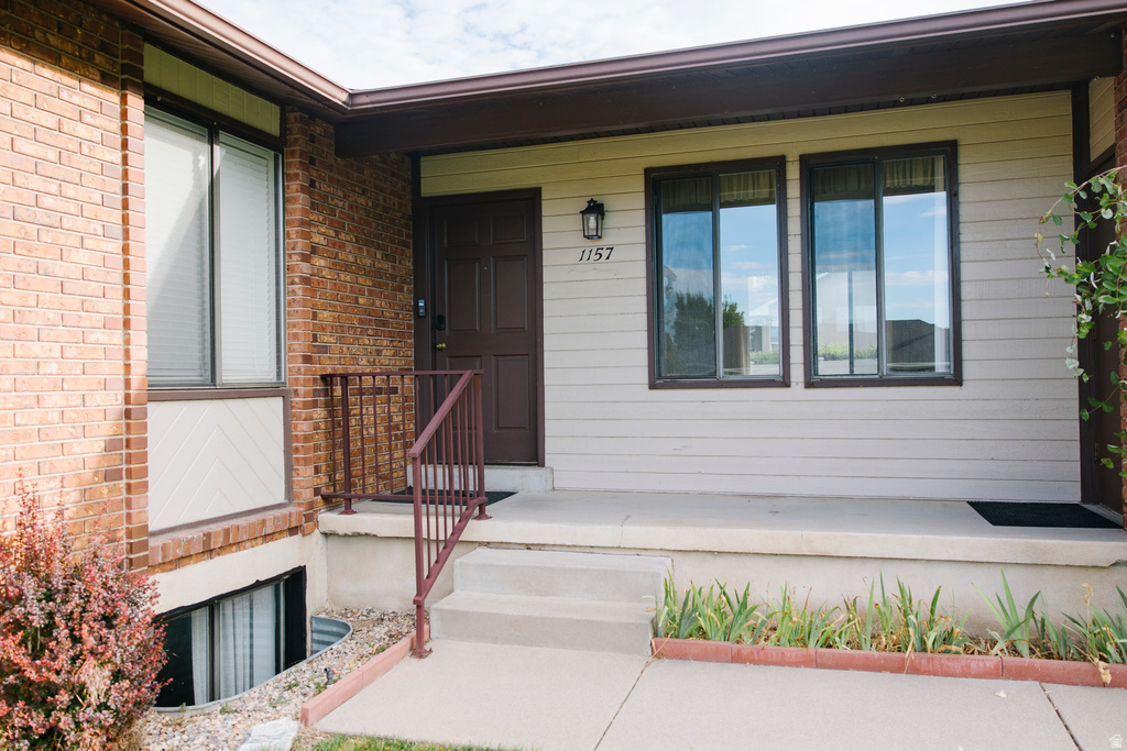 1157 E CREEKVIEW DR photo 2