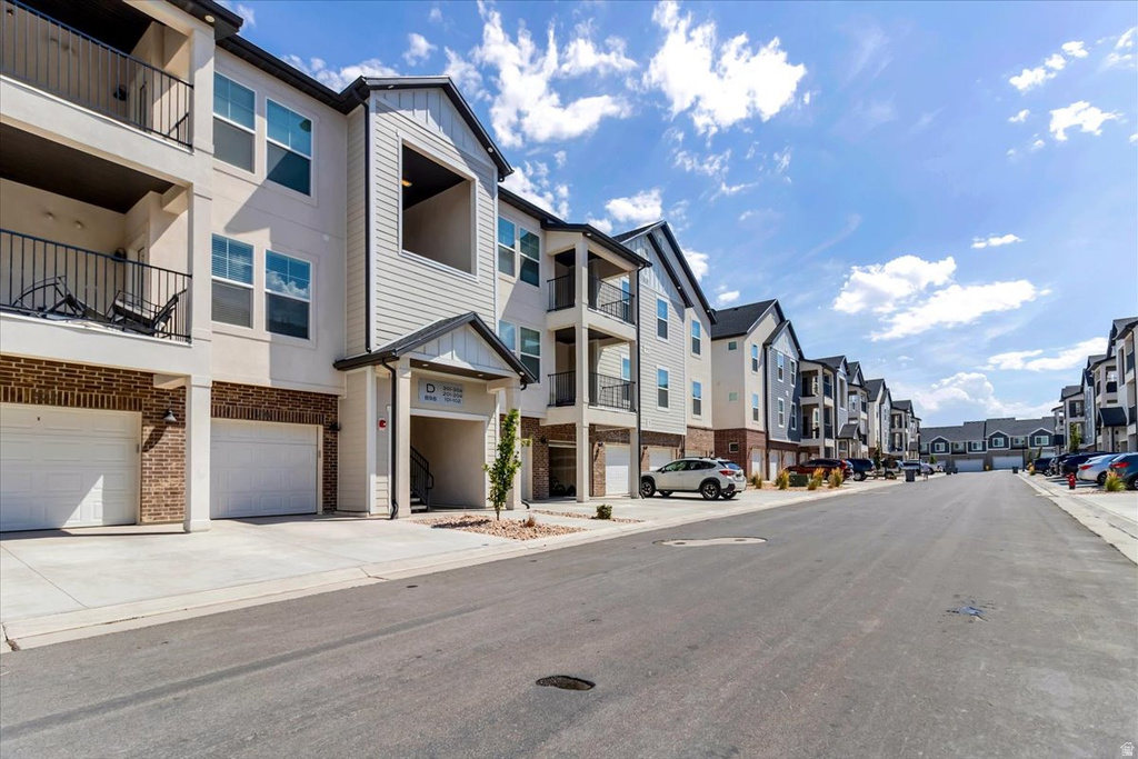 898 N Van Dyne Dr #D101, Saratoga Springs, UT 84045