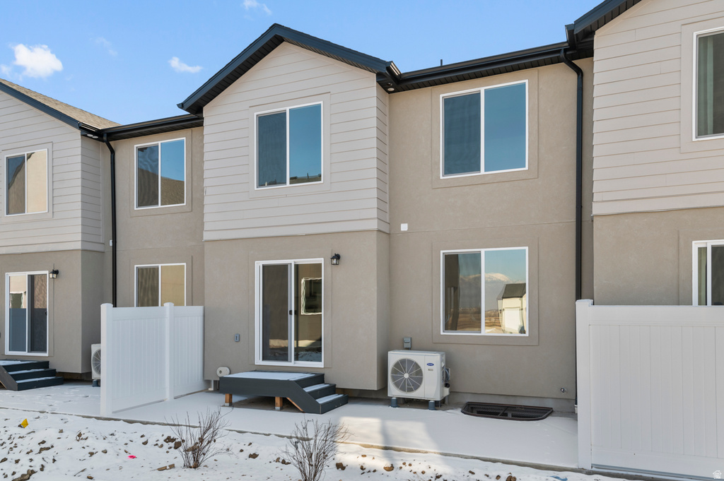 691 N 1920 E photo 2