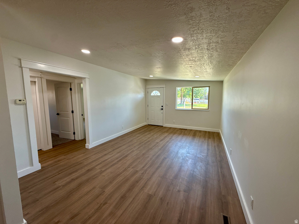 656 E 1050 N photo 5