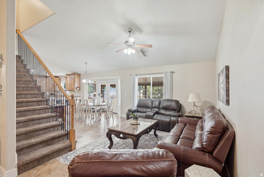 685 N 200 W photo 3