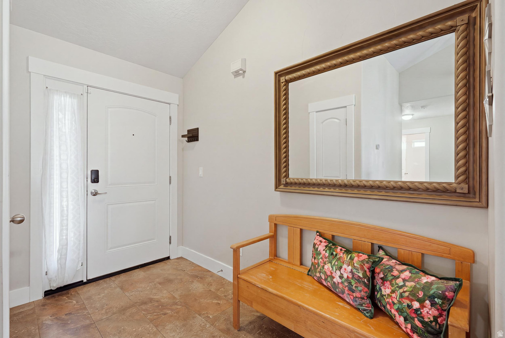 685 N 200 W photo 2