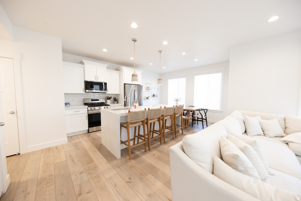 1404 E RUSTIC WOOD CT photo 4