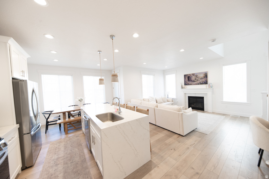 1404 E RUSTIC WOOD CT photo 5