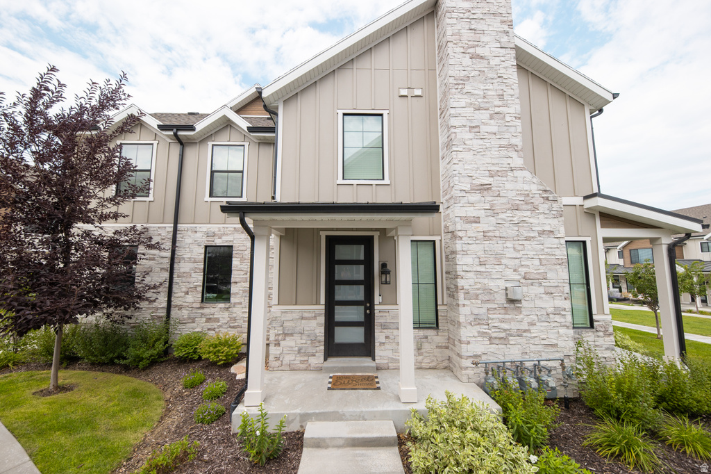 1404 E RUSTIC WOOD CT photo 3