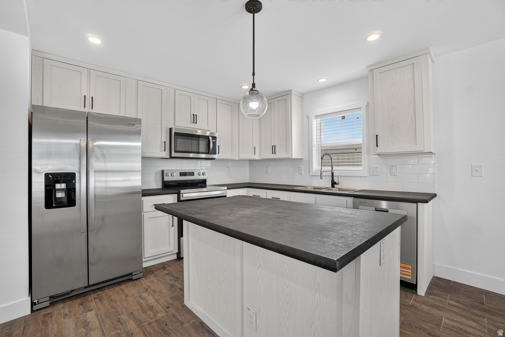 1500 N ANGEL ST. photo 4