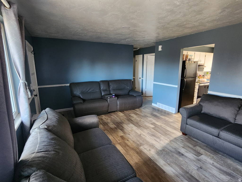 3759 W ETTENMORE CIR photo 4