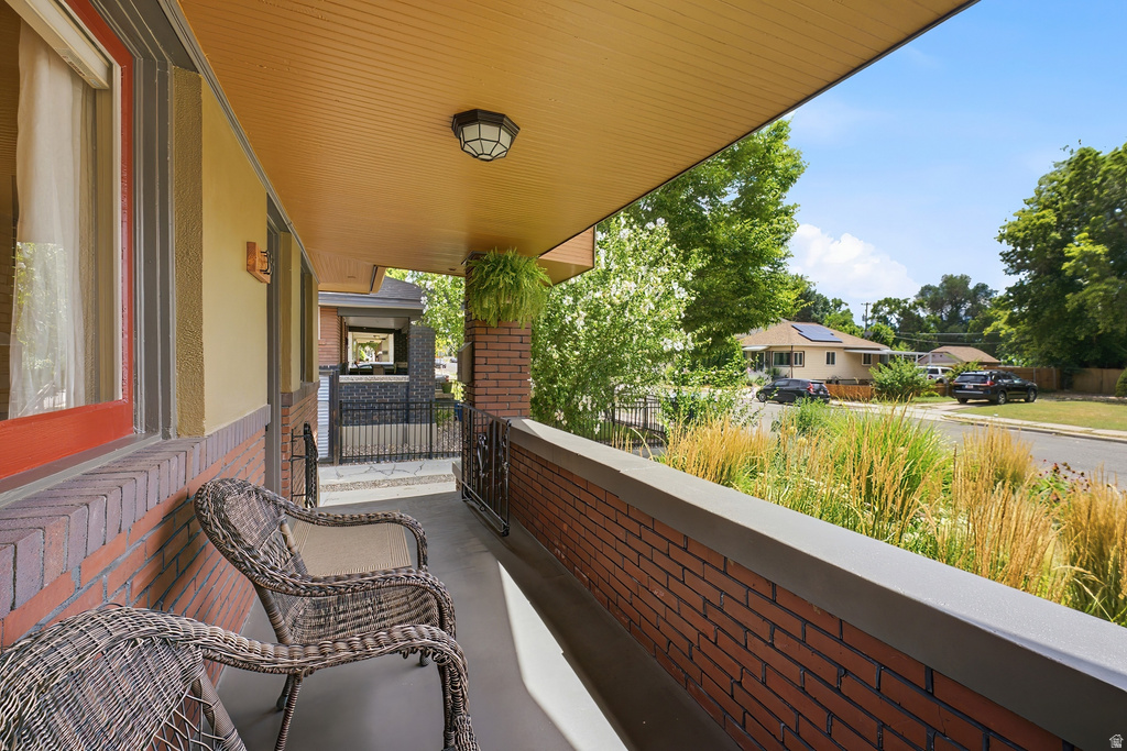 351 E REDONDO AVE photo 4