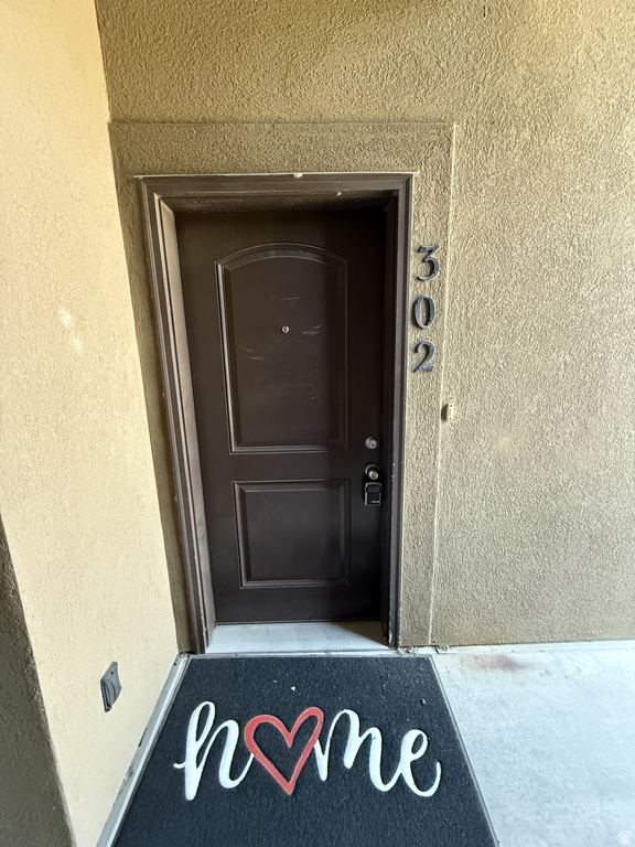 157 E JORDAN BLVD photo 3