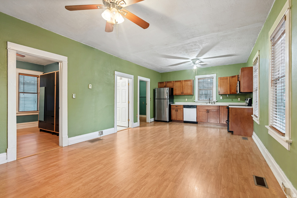 1499 S GREEN ST photo 2