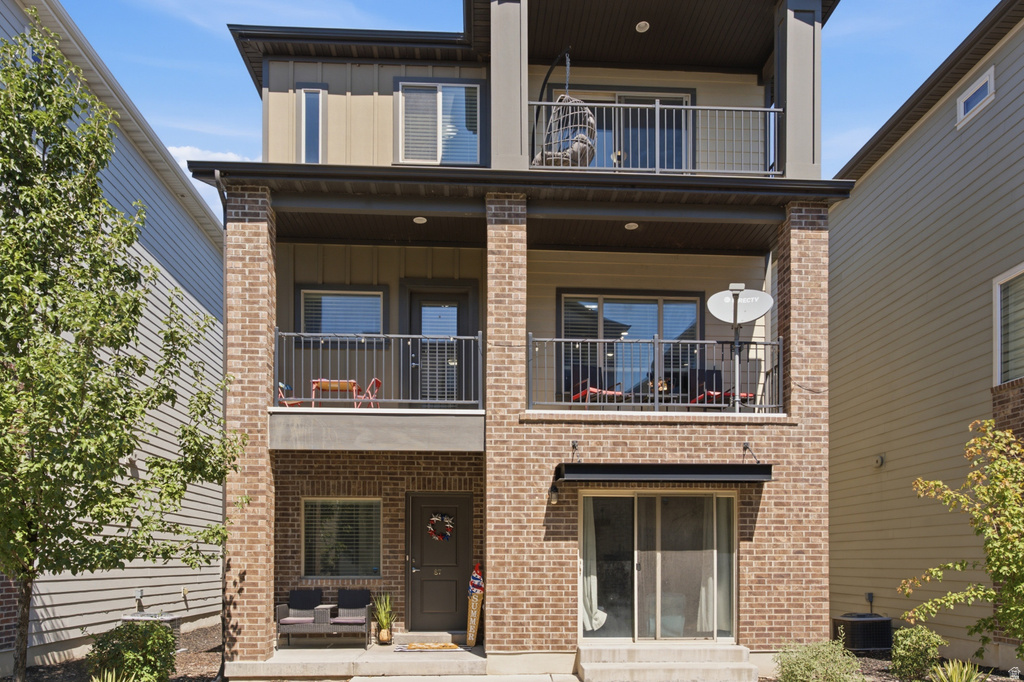 87 N RIO GRAND AVE photo 4