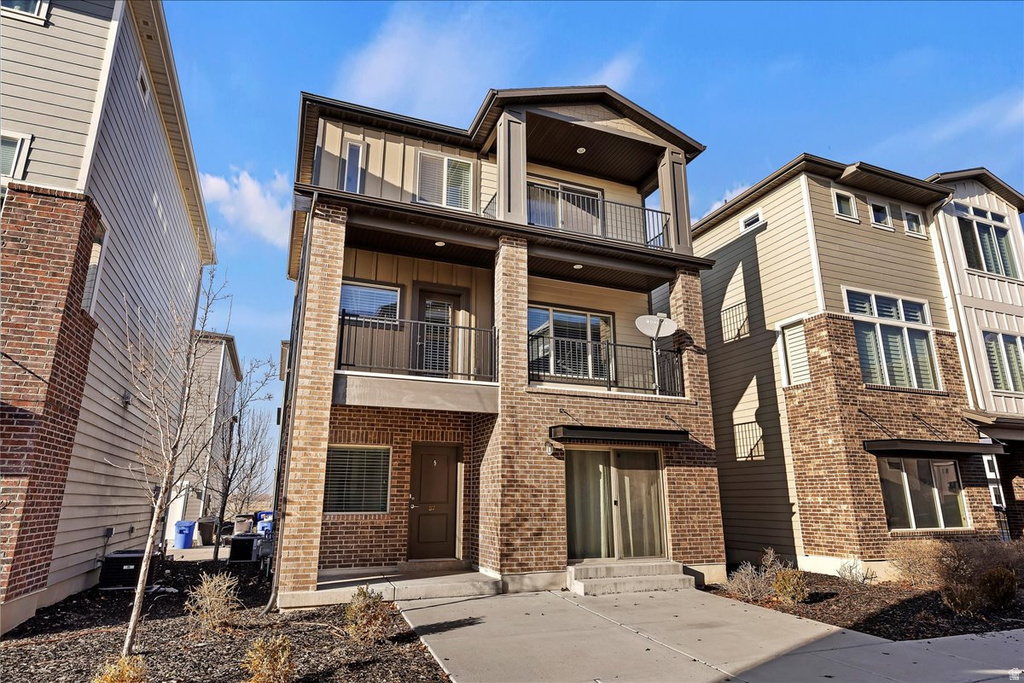 87 N RIO GRAND AVE photo 3