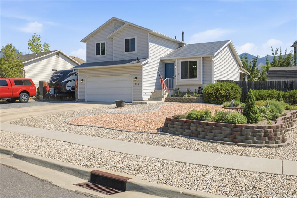 963 W 470 S photo 3