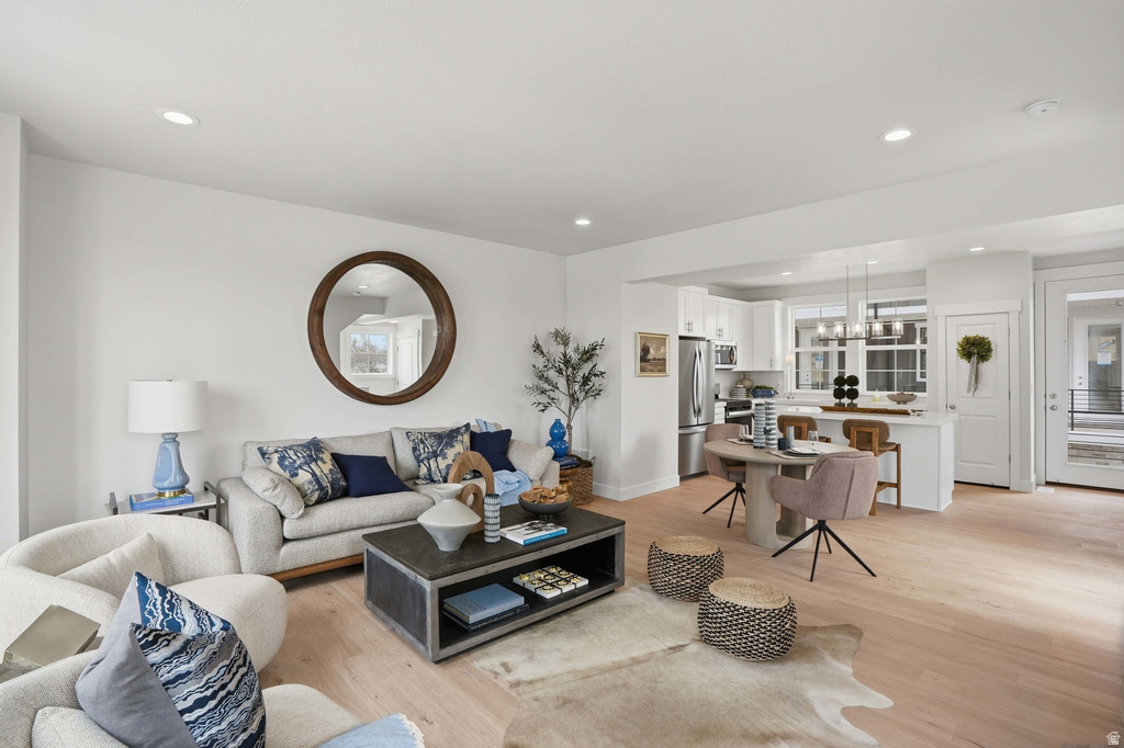 376 W CHADAM S WAY photo 4