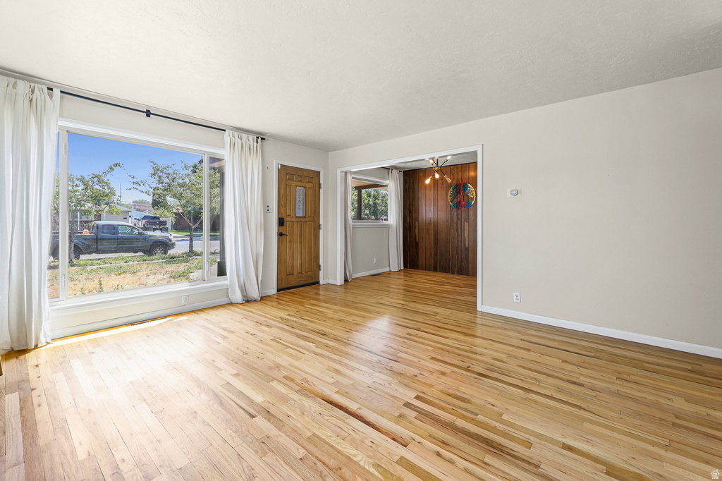 1025 N 1500 W photo 3