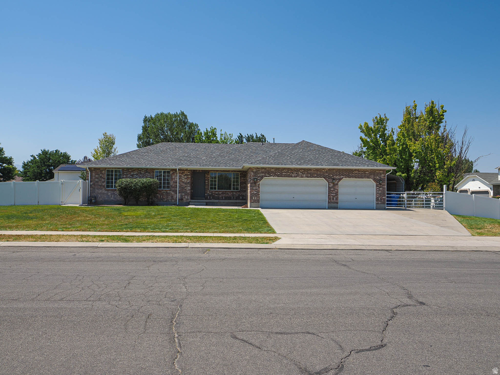 12142 S 3300 W photo 3