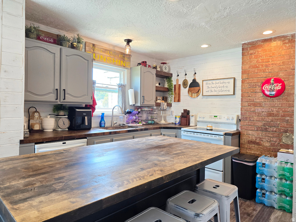 2084 N 4500 W photo 4