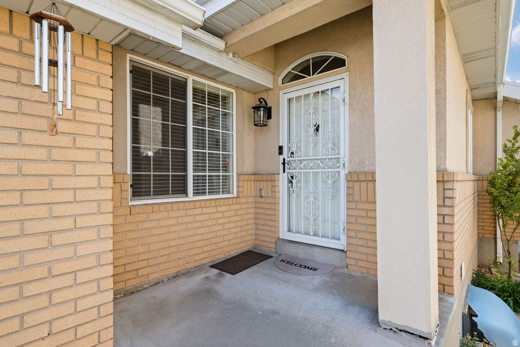 2293 N 390 E photo 3