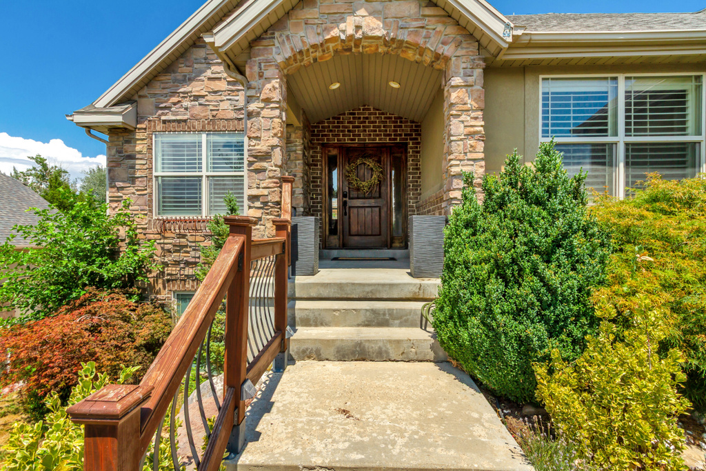 1074 W 2650 N photo 4