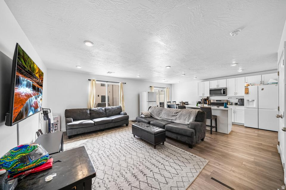 309 W 2050 N photo 4
