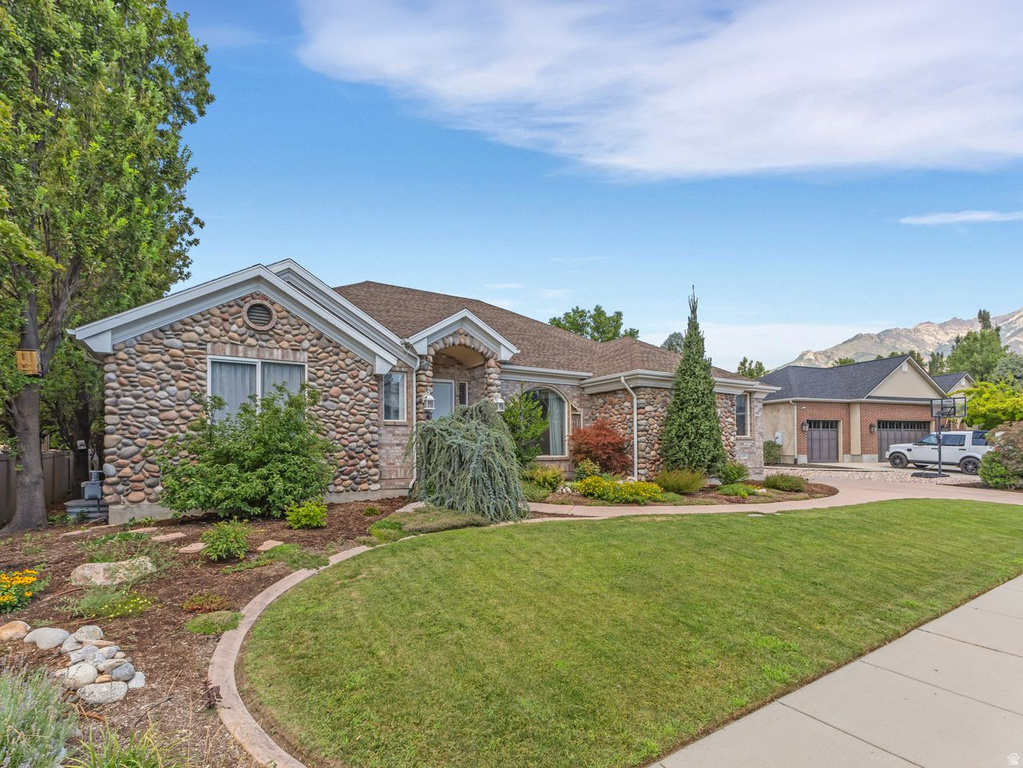 2093 E 9510 S photo 3