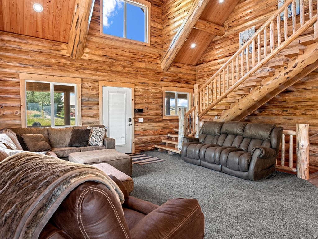 118 MAPLE DR photo 4
