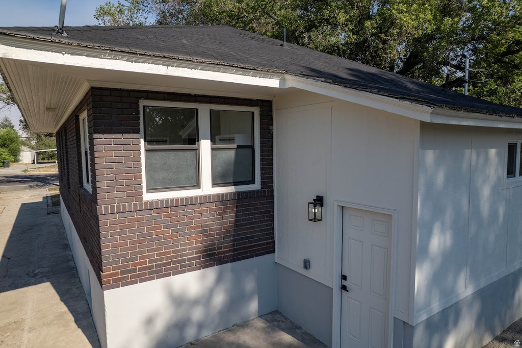 328 S CARBON AVE photo 2