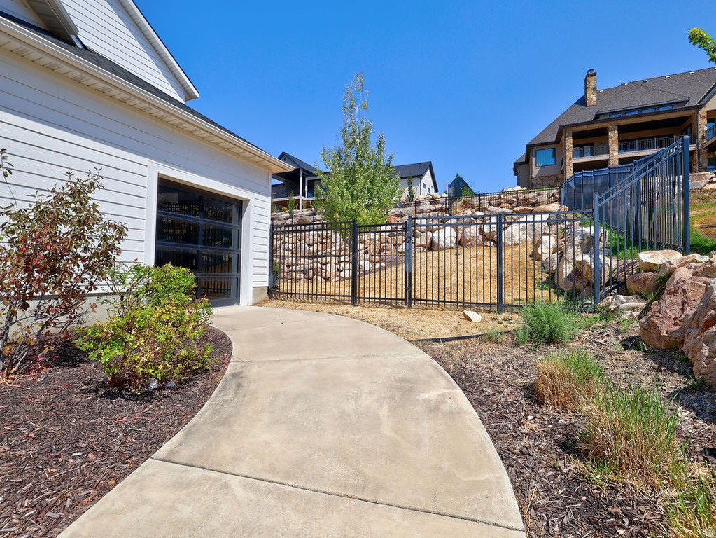 1154 FAWN DR photo 3