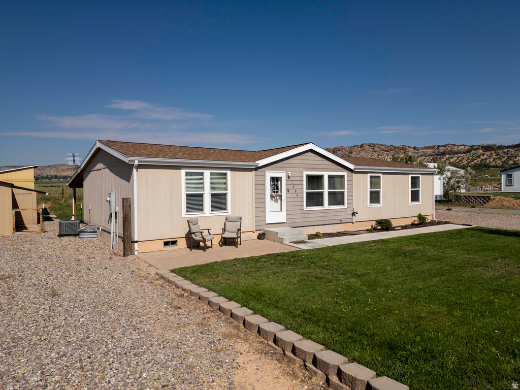 1404 E DICKISON LN photo 2
