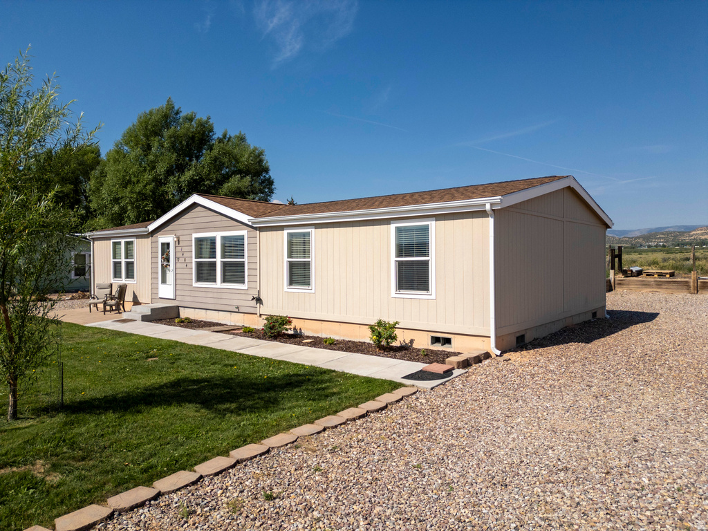 1404 E DICKISON LN photo 3