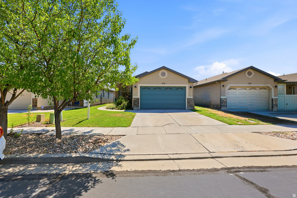 1113 W HAWORTH DR. N photo 2