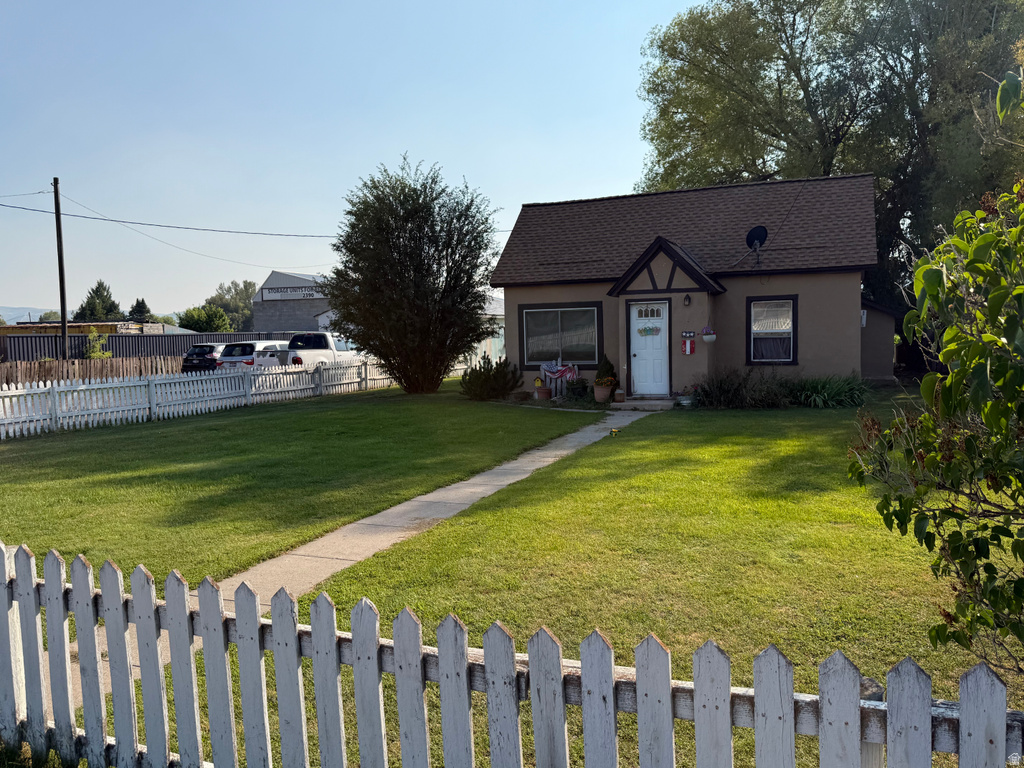 379 MAIN ST photo 2