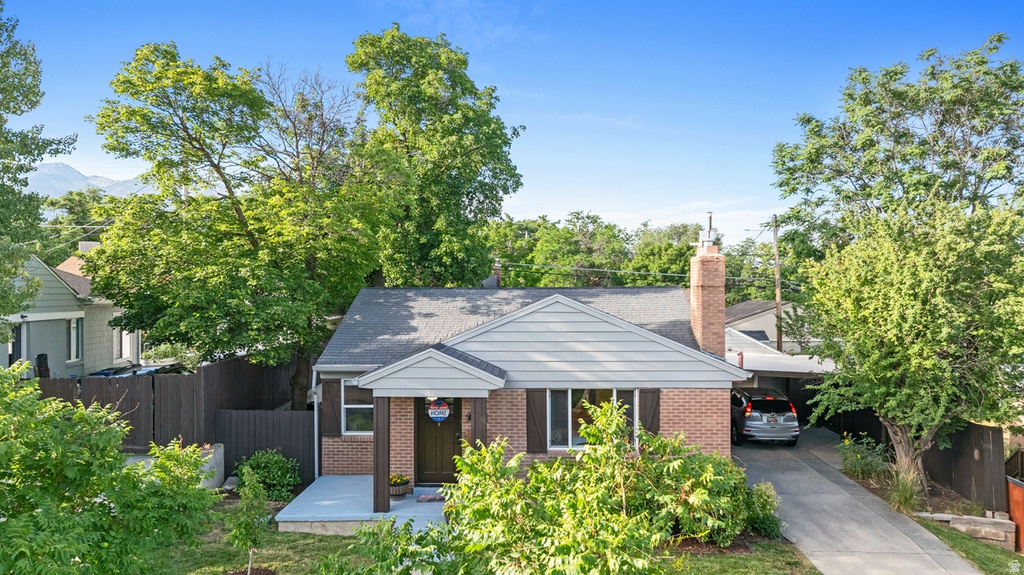 2490 E COMMONWEALTH S AVE photo 4