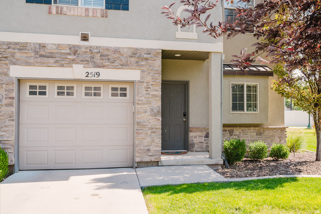 2519 W MONT SUR DR photo 2