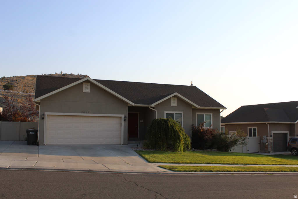 3827 E PAWNEE RD photo 2