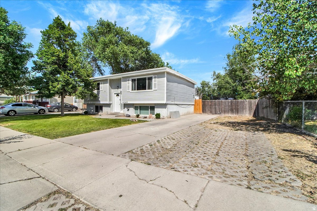 8349 S 3450 W photo 2