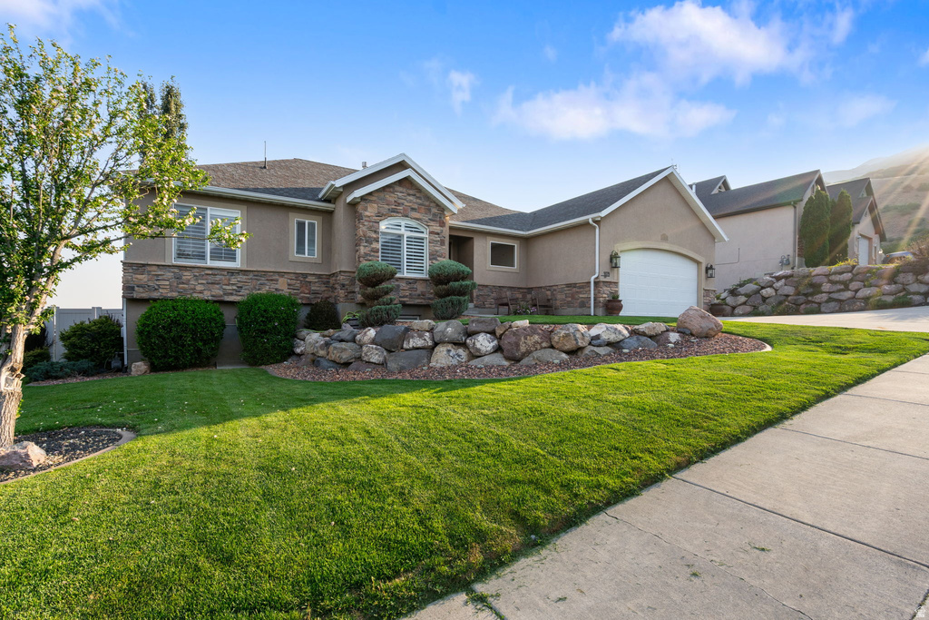 1079 E 270 S photo 4