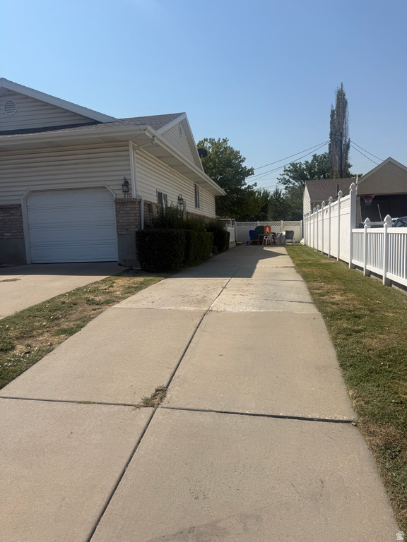 270 E CENTER ST photo 2