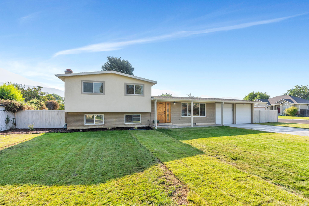 1756 N 400 W photo 2