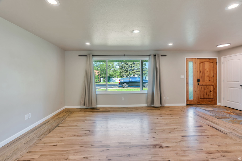 1756 N 400 W photo 4