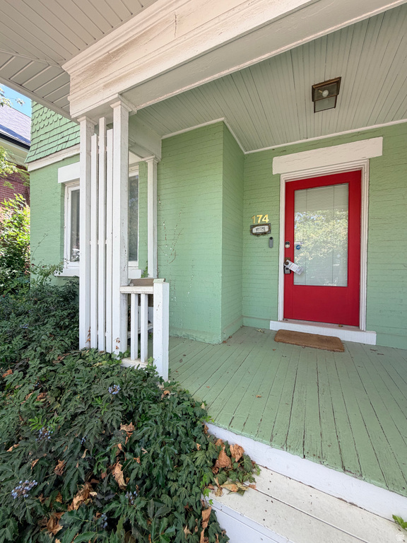 174 N K E ST photo 4
