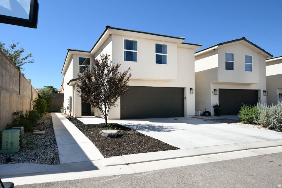 686 N 275 W photo 3