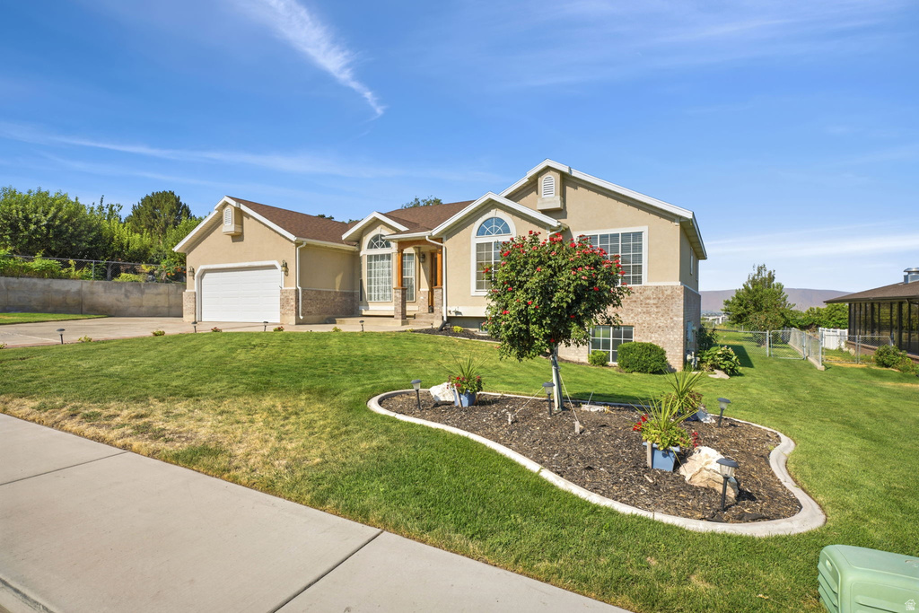 730 E SCENIC DR photo 2