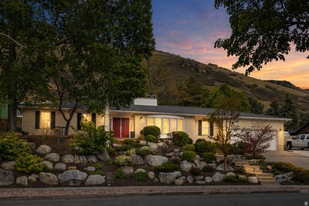 8295 S SUPERNAL WAY photo 2