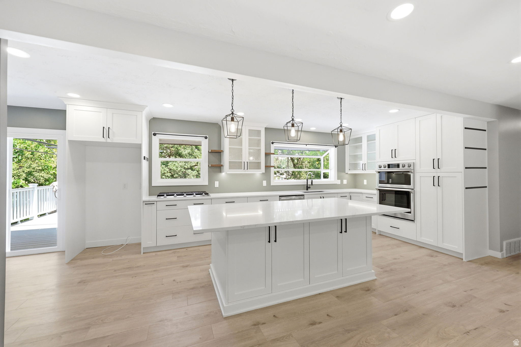 936 CHATELAIN RD photo 2