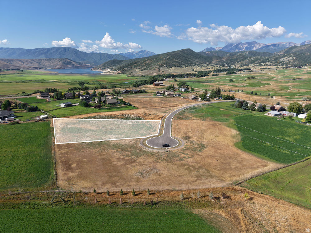 View photos for 319 W Kays Way 319 W Kays Way