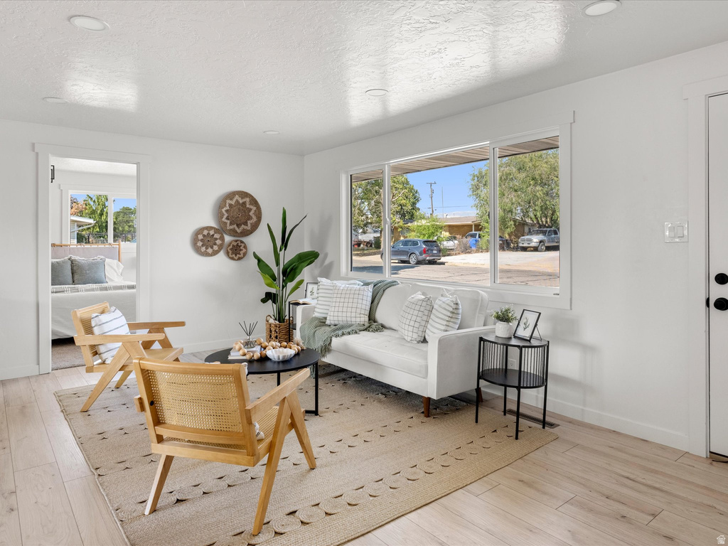 1087 N 125 W photo 3