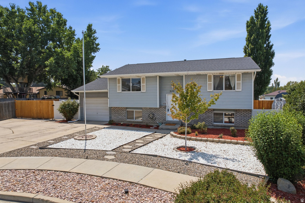 322 E ANNALYN DR photo 2